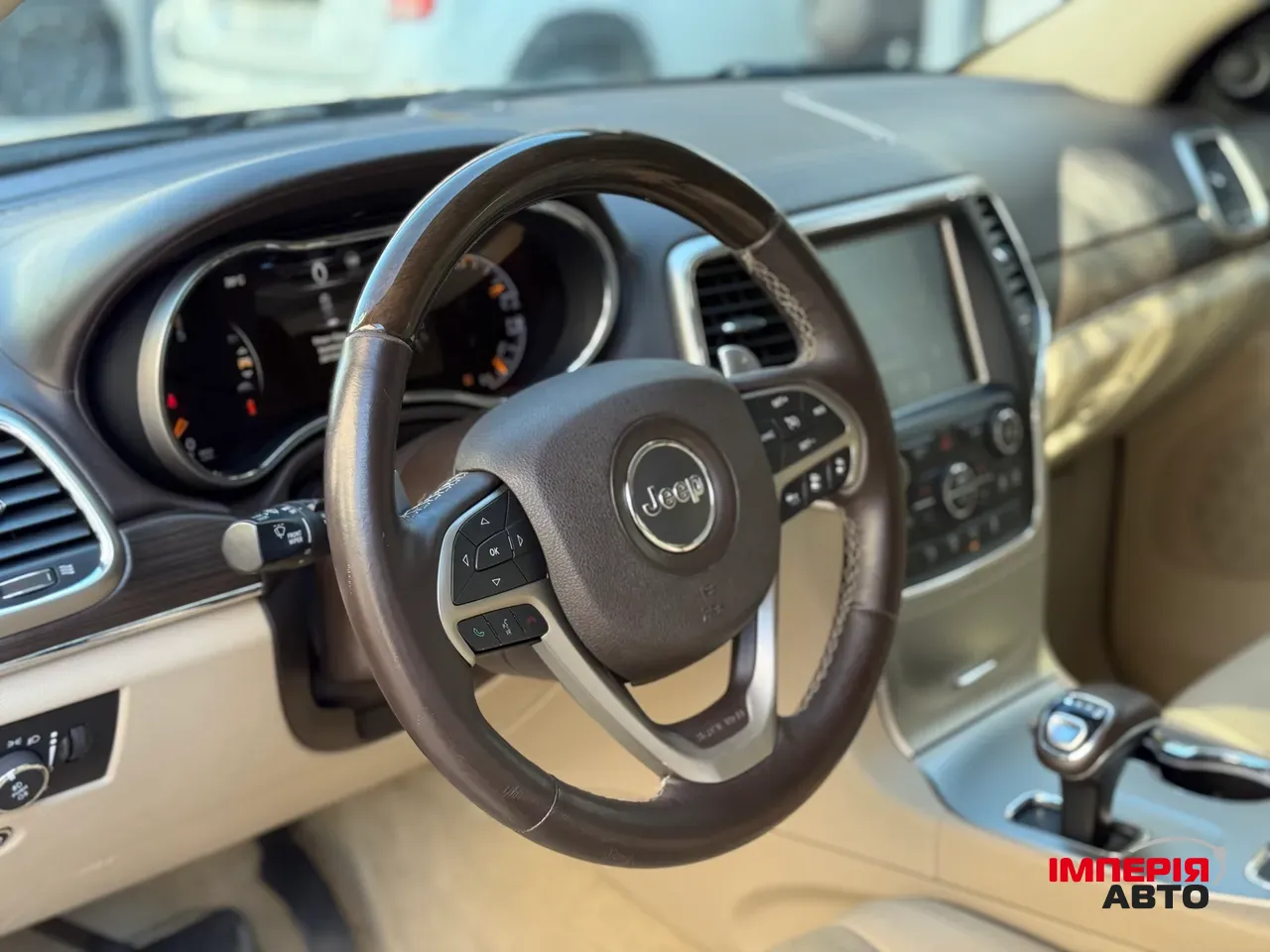 Jeep Grand Cherokee - фото 16