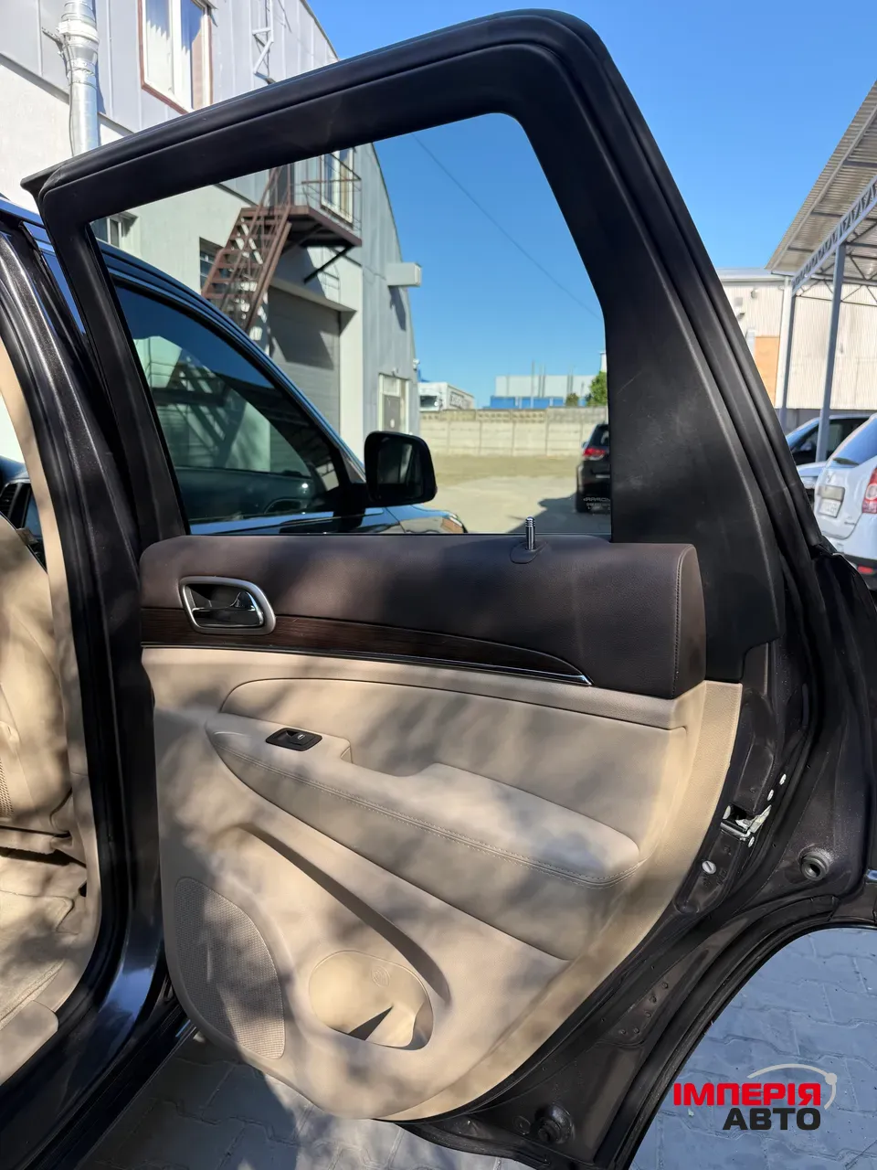 Jeep Grand Cherokee - фото 34