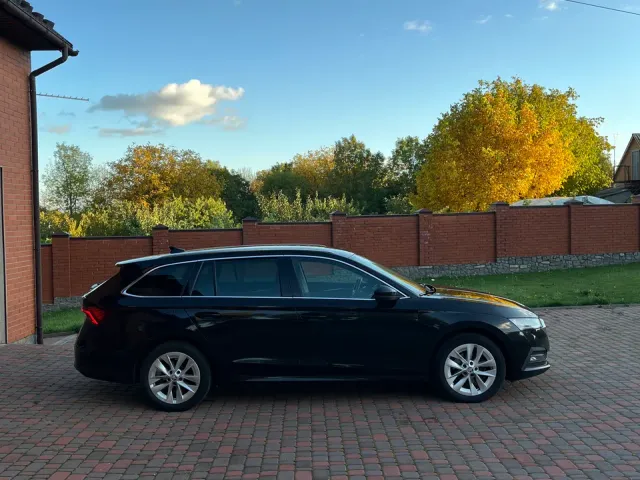 Skoda Octavia - фото 3