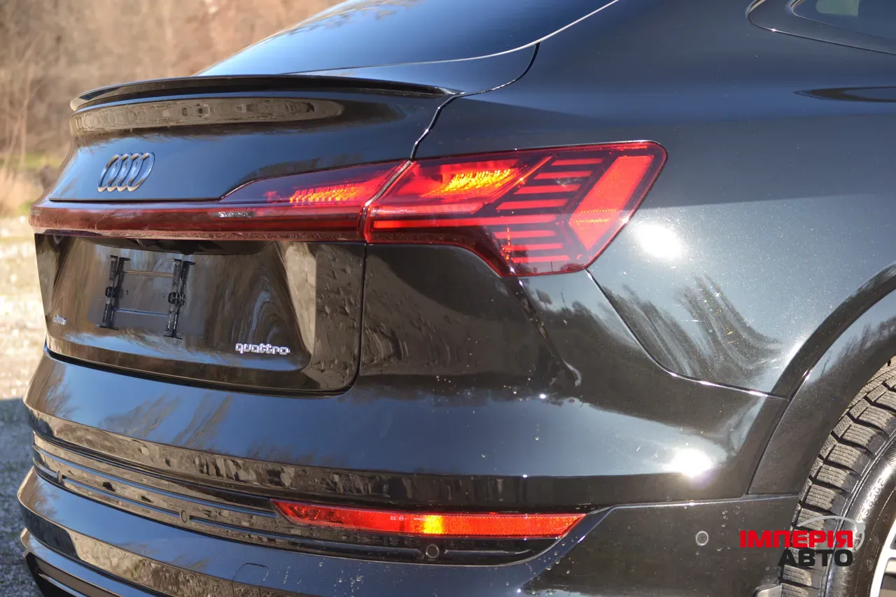 Audi e-tron Sportback - фото 11
