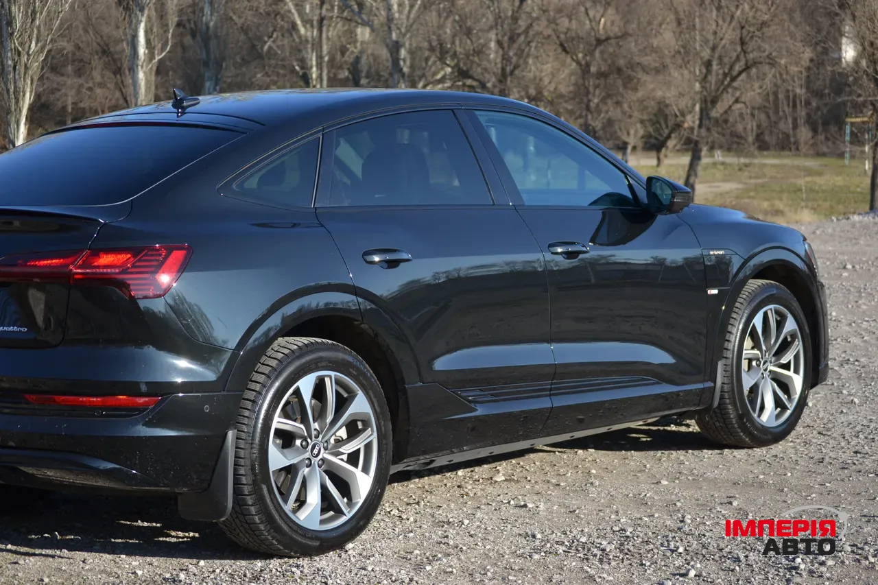 Audi e-tron Sportback - фото 9