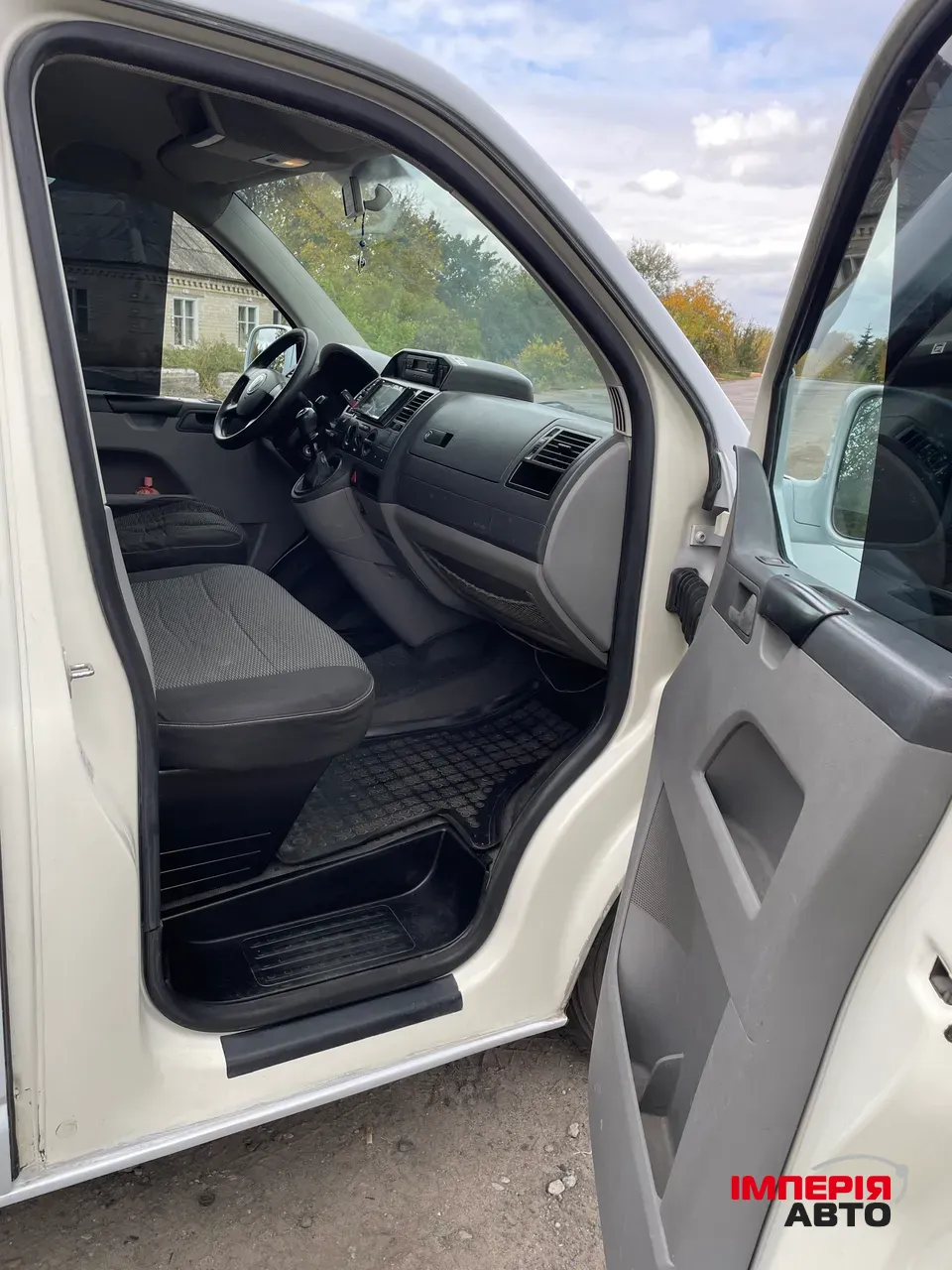 Volkswagen Transporter - фото 9