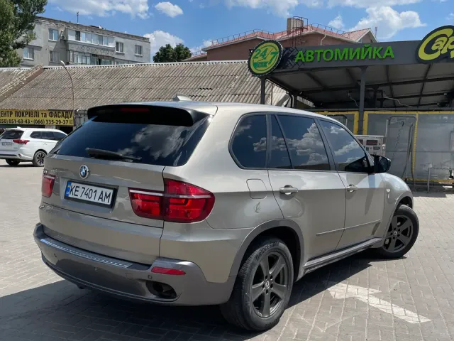 BMW X5 - фото 2