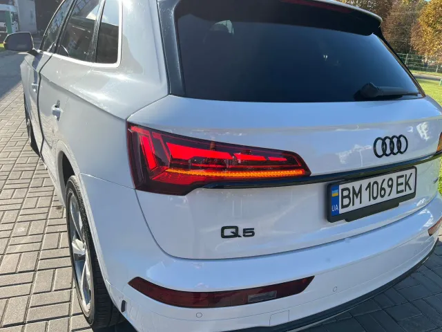 Audi Q5 - фото 1