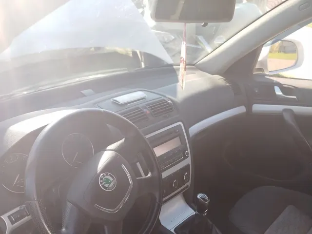 Skoda Octavia - фото 2