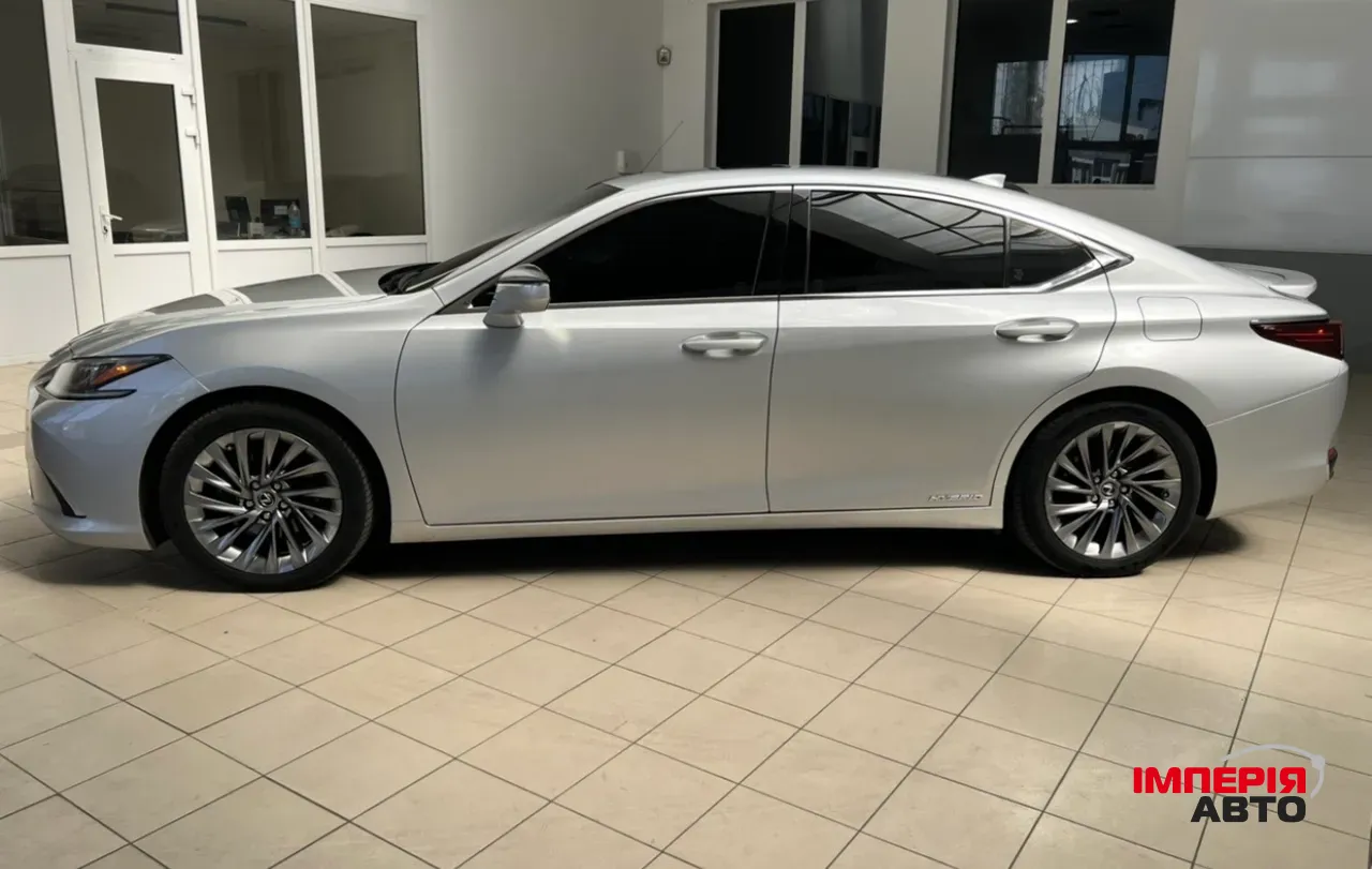 Lexus ES - фото 7