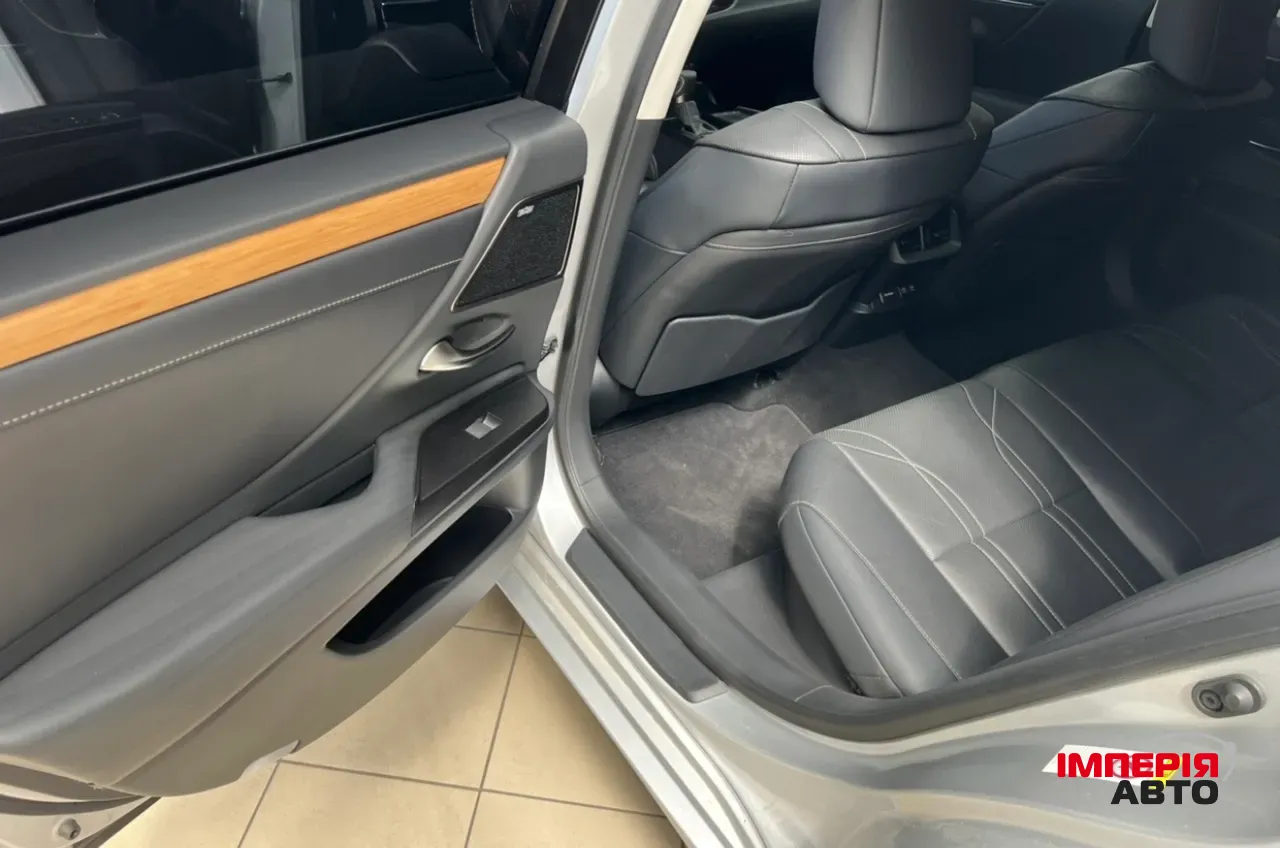 Lexus ES - фото 14