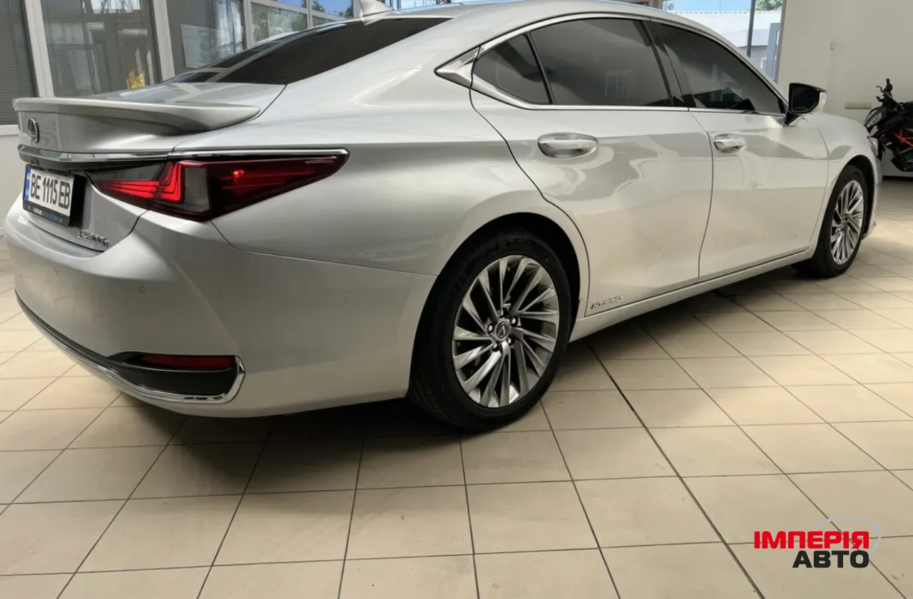 Lexus ES - фото 4