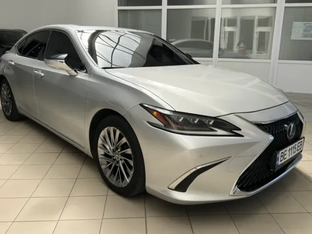Lexus ES - фото 2