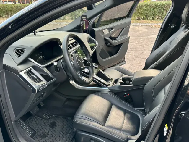 Jaguar I-Pace - фото 2
