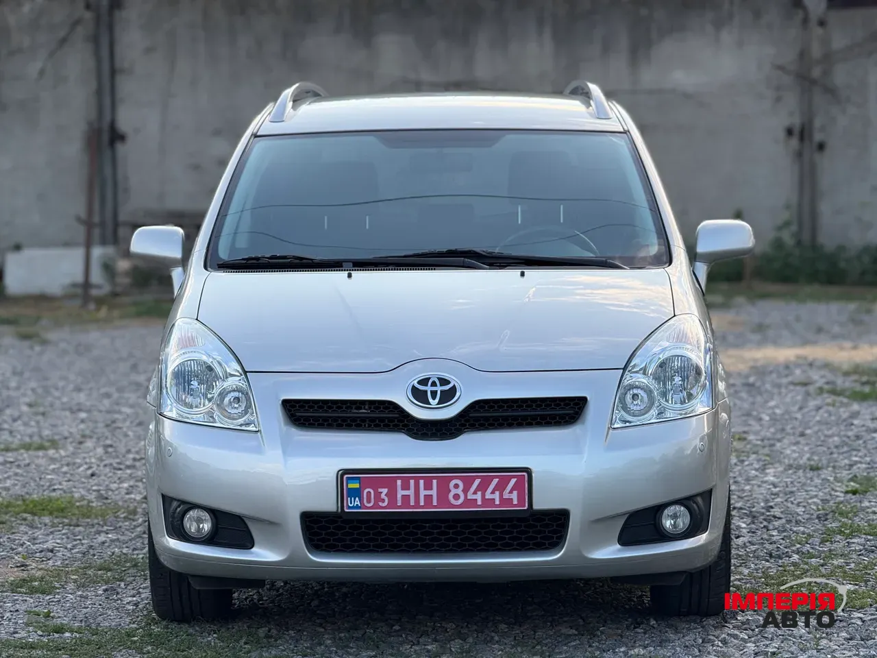Toyota Corolla Verso - фото 6