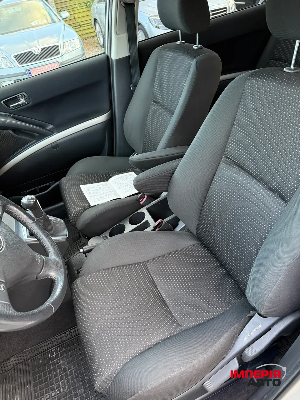 Toyota Corolla Verso - фото 15