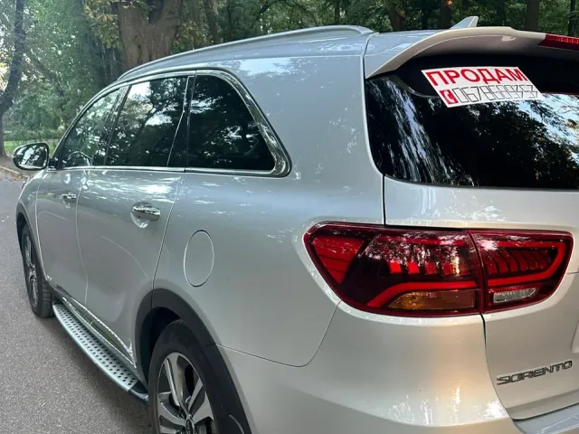 Kia Sorento - фото 3