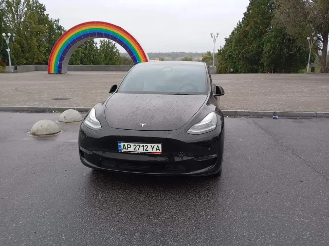 Tesla Model Y - фото 3