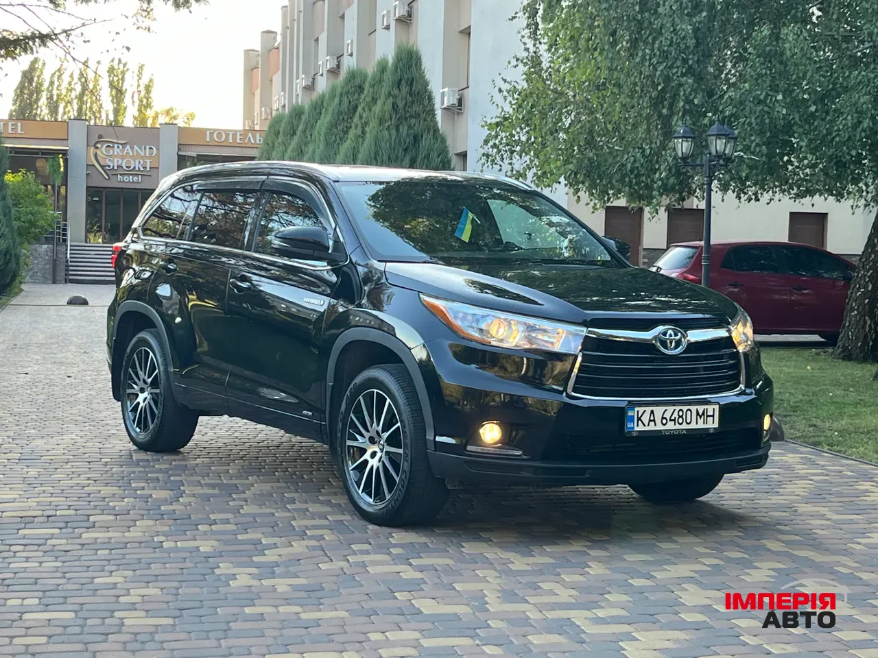 Toyota Highlander - фото 1
