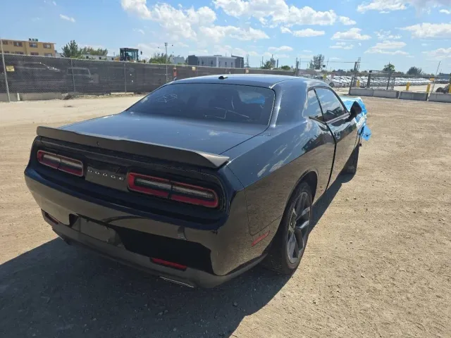 Dodge Challenger - фото 2