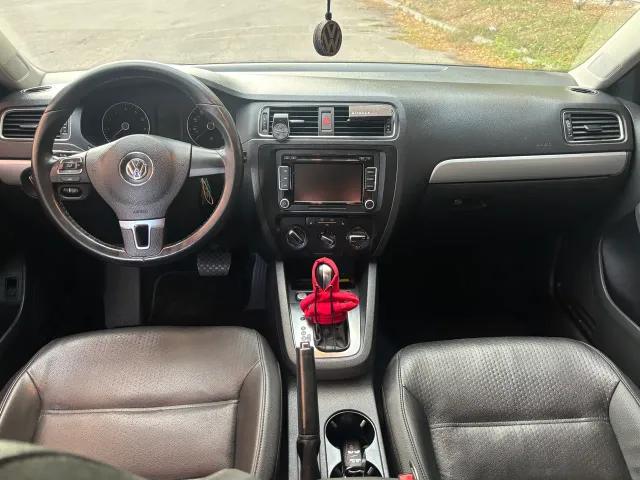 Volkswagen Jetta - фото 3