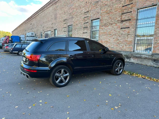 Audi Q7 - фото 5