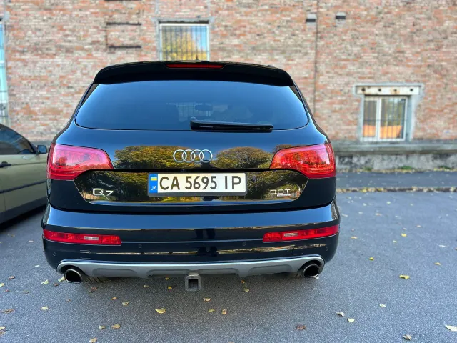 Audi Q7 - фото 4