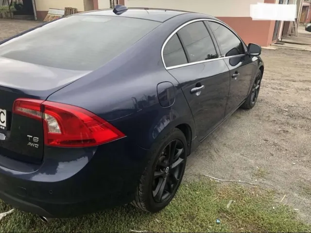 Volvo S60 - фото 3