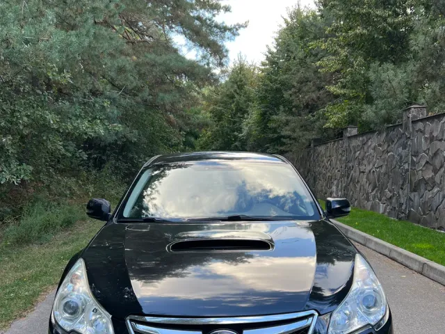 Subaru Legacy - фото 2