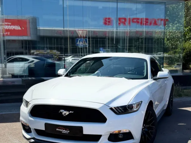 Ford Mustang - фото 1