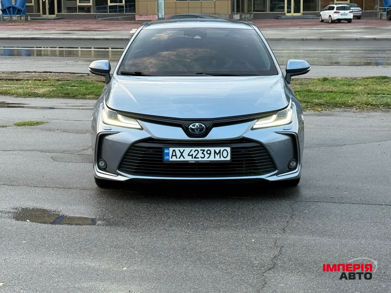 Toyota Corolla - фото 2