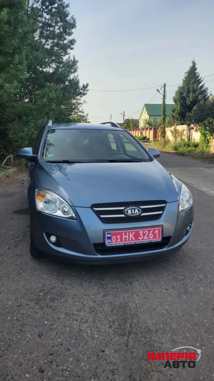 Kia Ceed - фото 1
