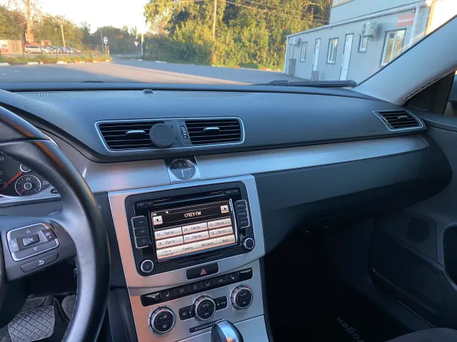 Volkswagen Passat - фото 3