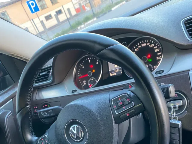Volkswagen Passat - фото 2