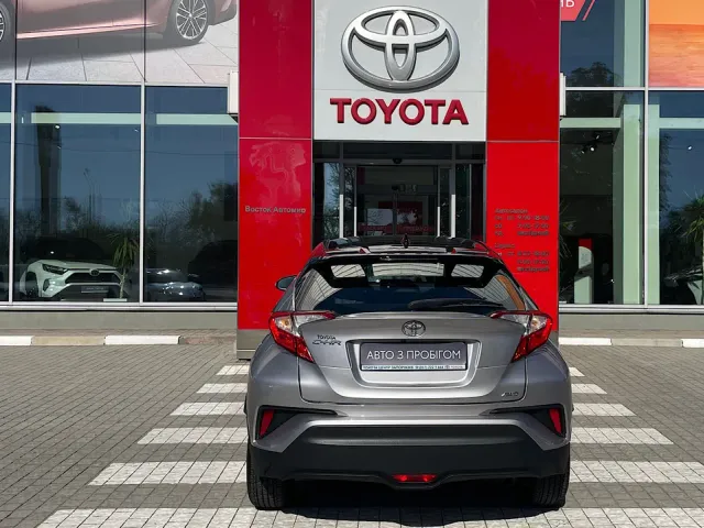 Toyota C-HR - фото 4