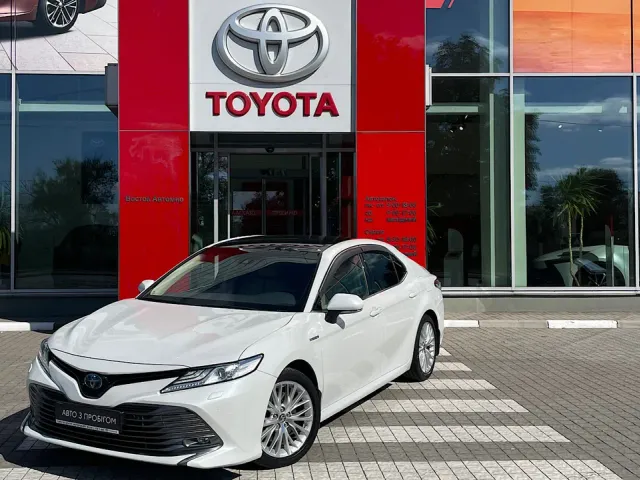 Toyota Camry - фото 3