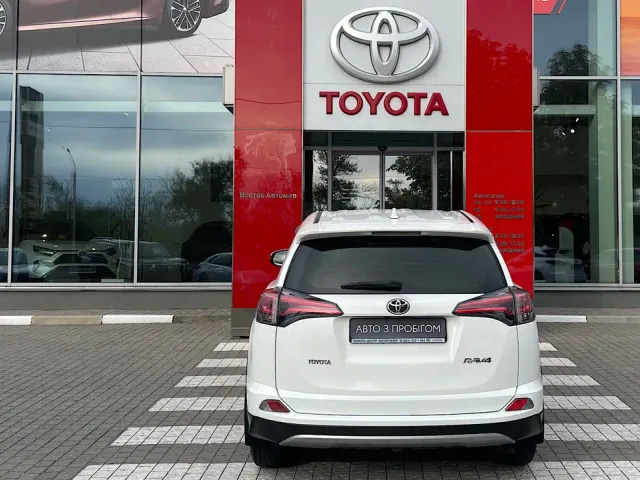 Toyota RAV4 - фото 5