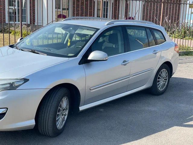 Renault Laguna - фото 2