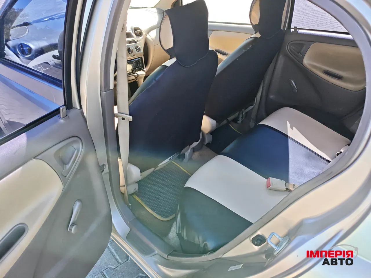 Toyota Echo - фото 9