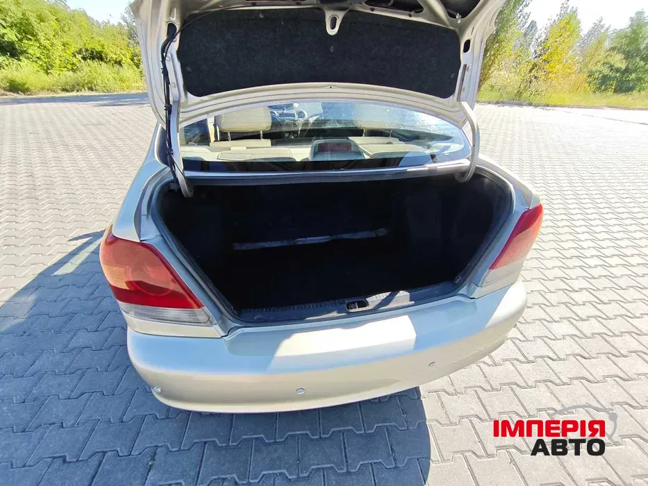 Toyota Echo - фото 7