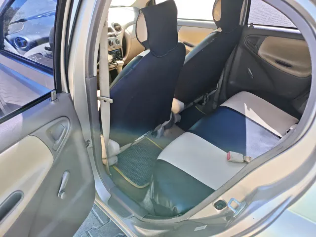 Toyota Echo - фото 4