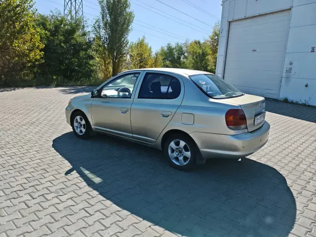 Toyota Echo - фото 3