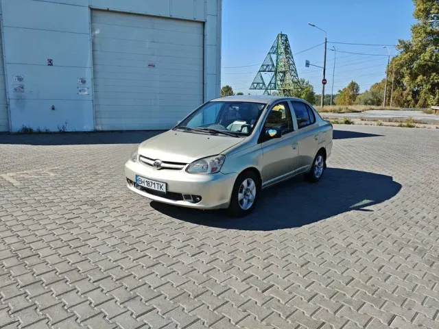 Toyota Echo - фото 1