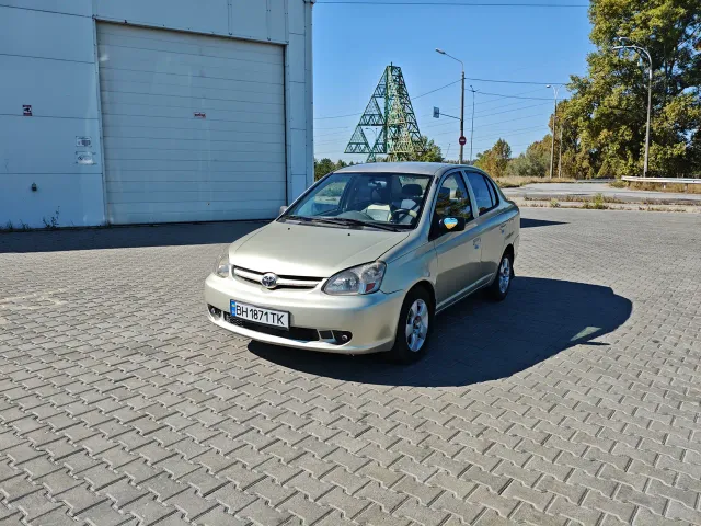 Toyota Echo - фото 2