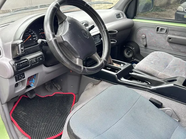 Nissan Serena - фото 4