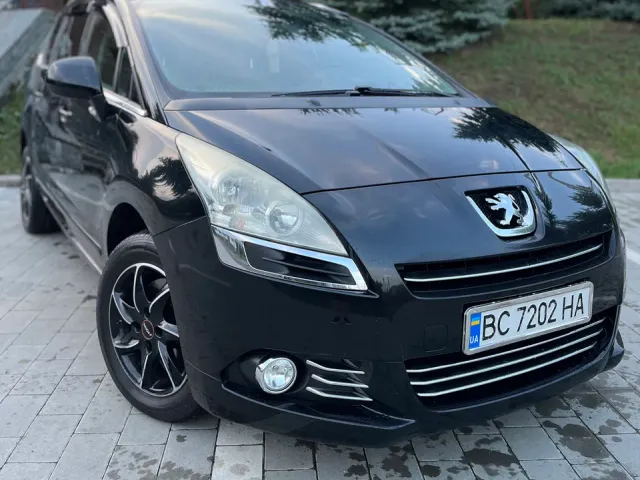 Peugeot 5008 - фото 1