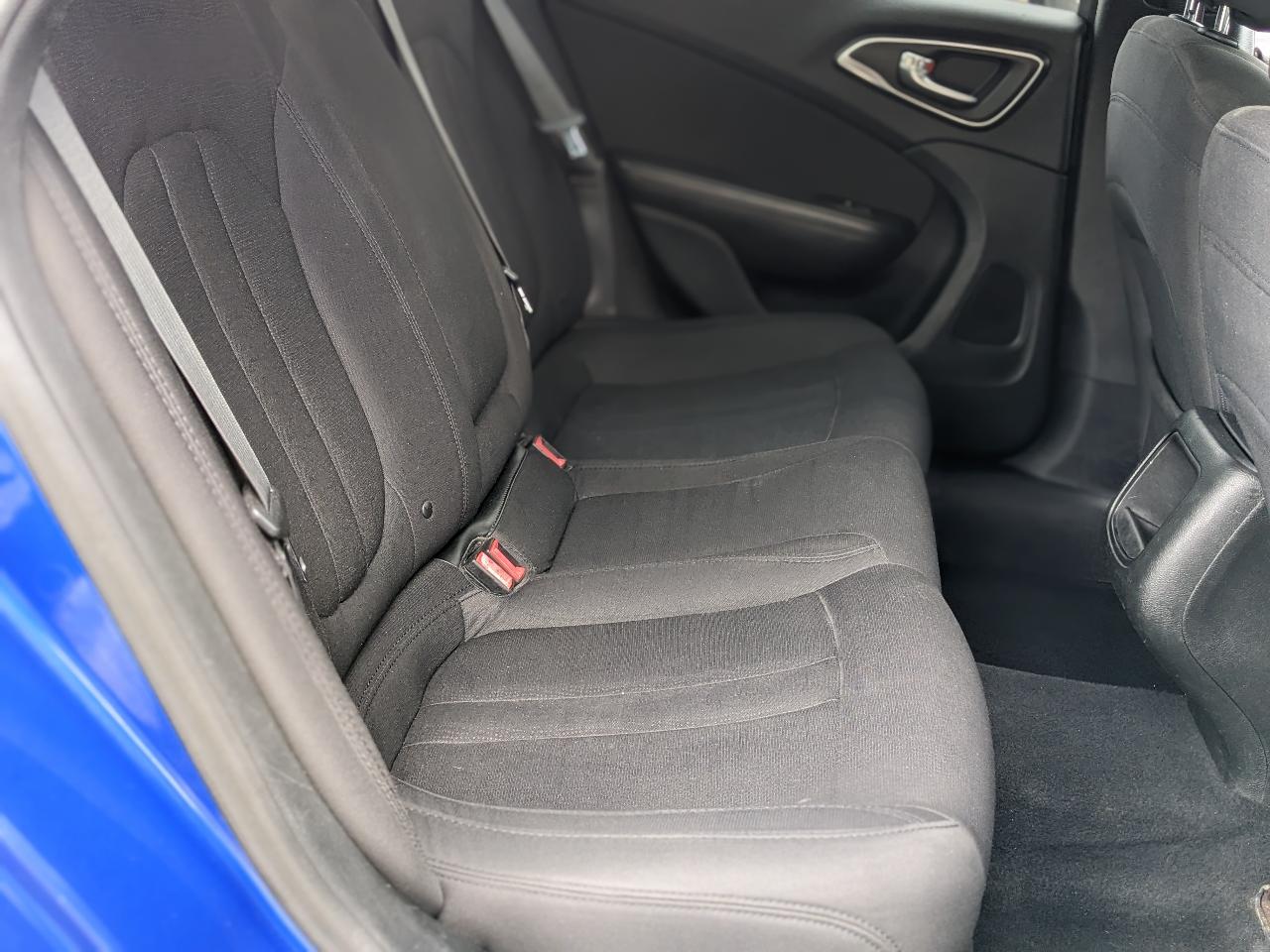 Chrysler 200 - фото 1
