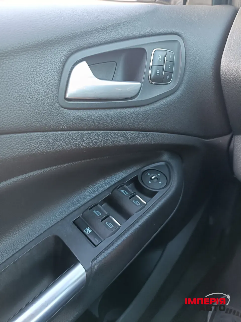 Ford Escape - фото 11