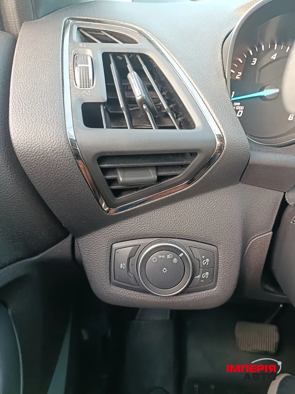 Ford Escape - фото 10