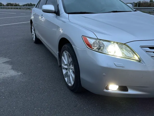 Toyota Camry - фото 4