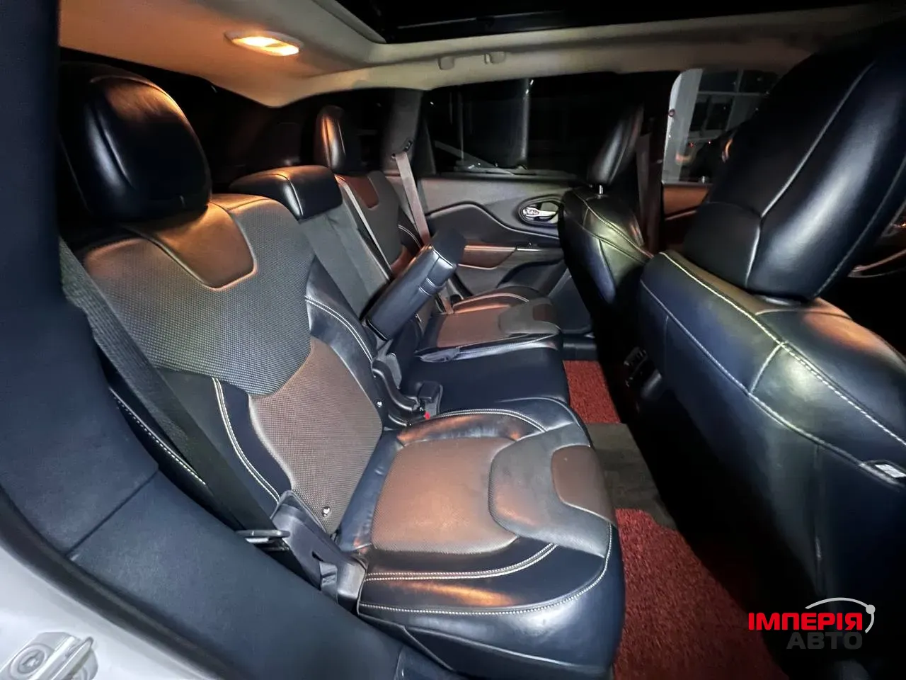 Jeep Cherokee - фото 8