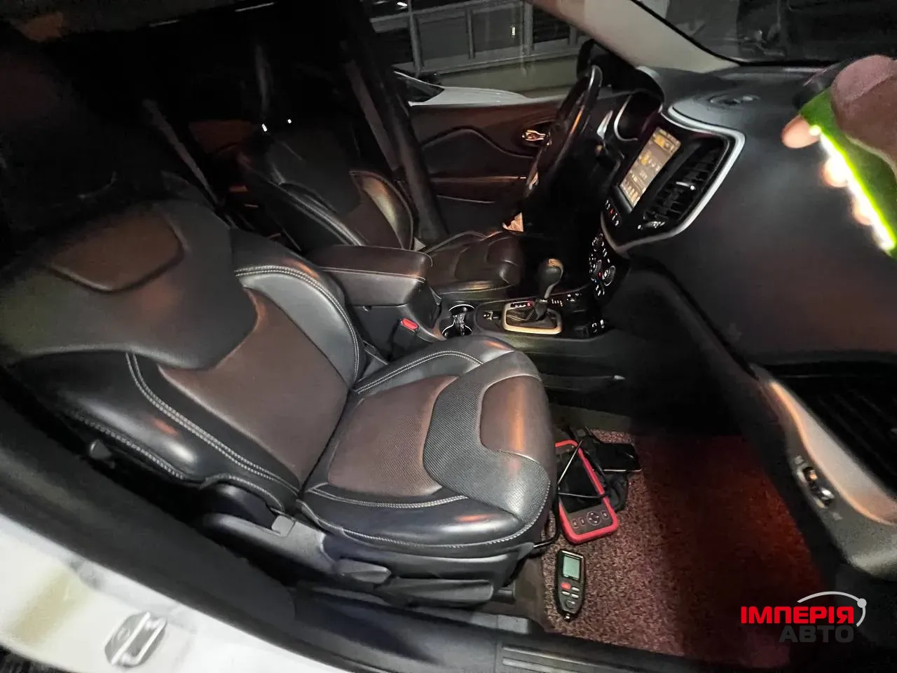 Jeep Cherokee - фото 9