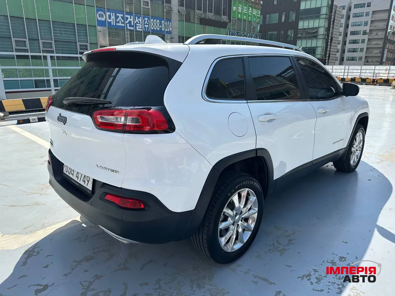 Jeep Cherokee - фото 3