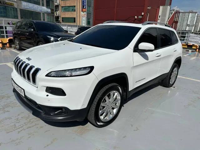 Jeep Cherokee - фото 5